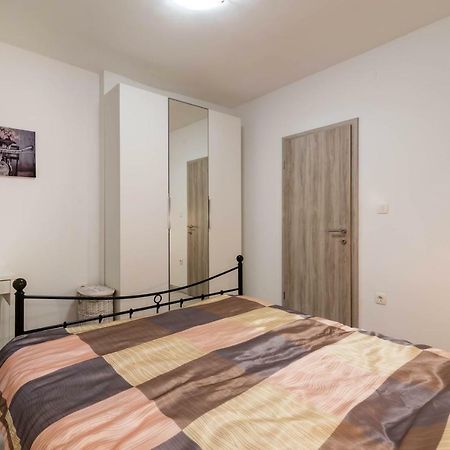 Apartman Paola Appartamento Pola Esterno foto