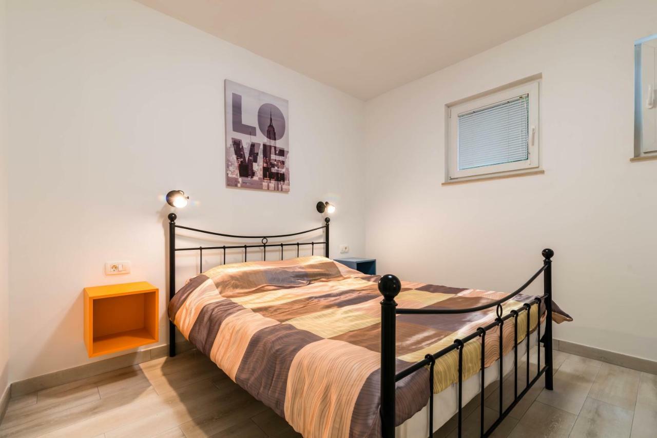 Apartman Paola Appartamento Pola Esterno foto