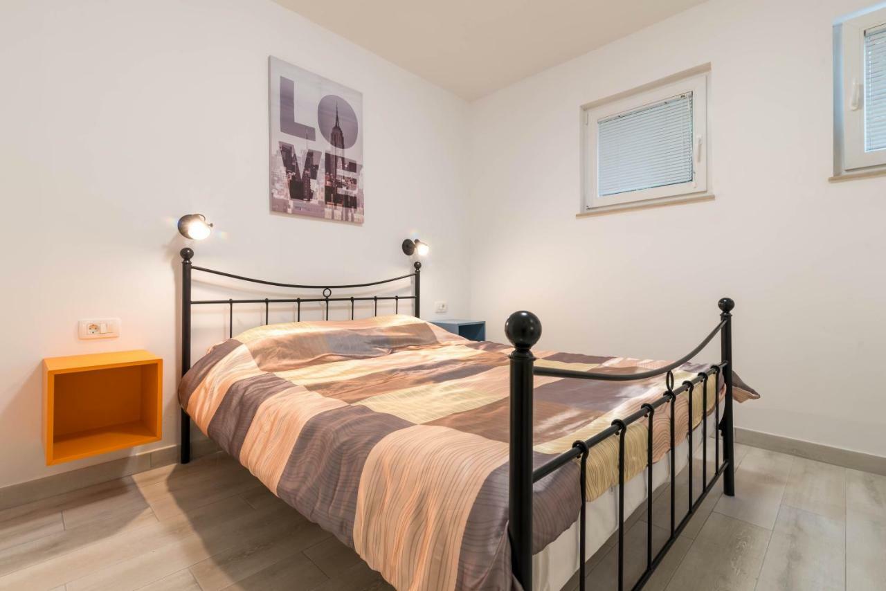 Apartman Paola Appartamento Pola Esterno foto